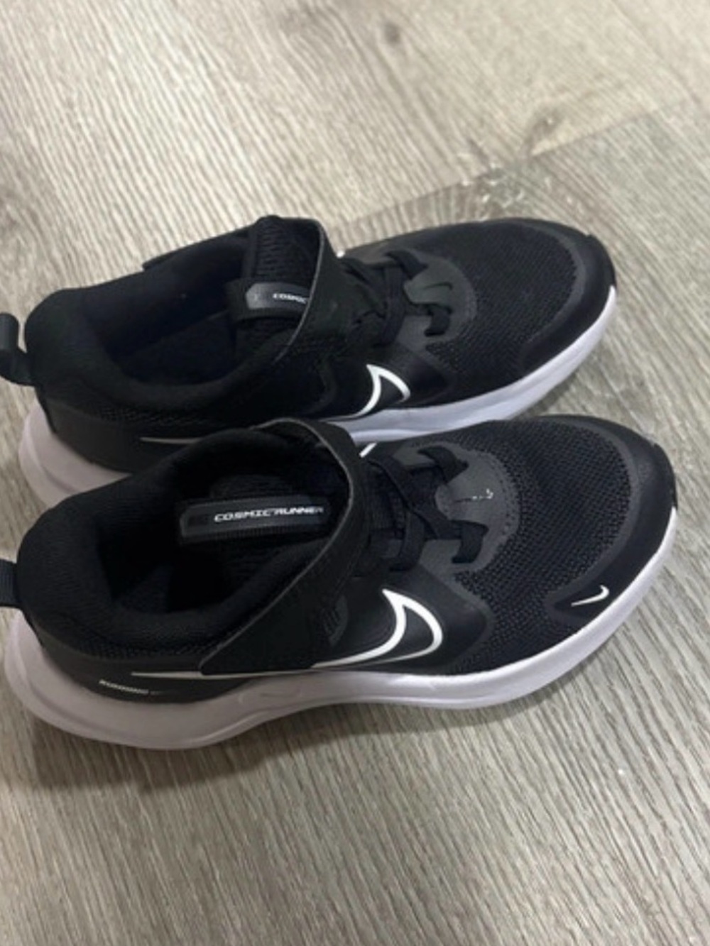 Nike Cosmic Runner Boys Sneakers